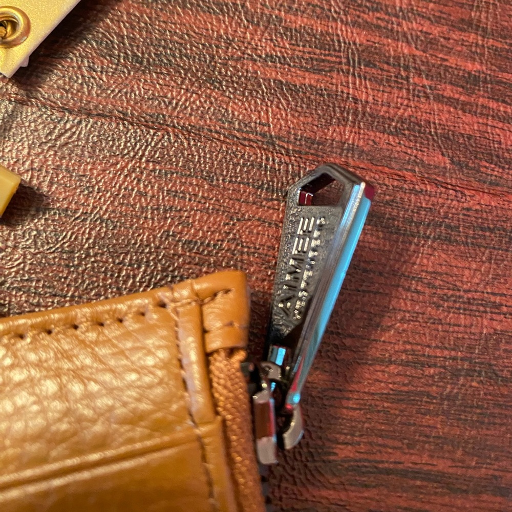 AIMEE KESTENBERG LIMA LANYARD ID CARD CASE 100% LEATHER WITH GUNMETAL HARDWARE - Picture 4 of 7